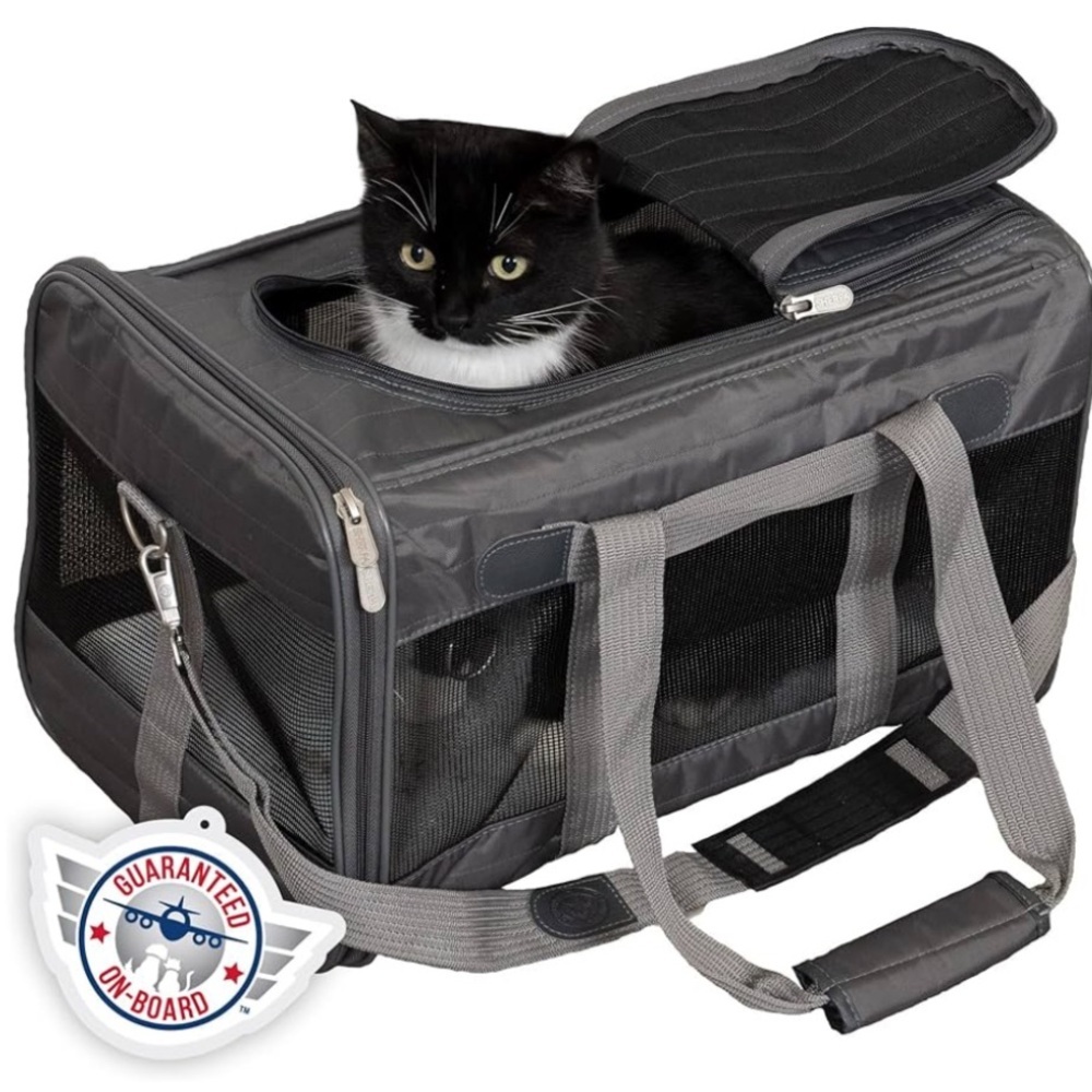 Sherpa Original Deluxe Travel Pet Carrier, Airline Approved. New with tag